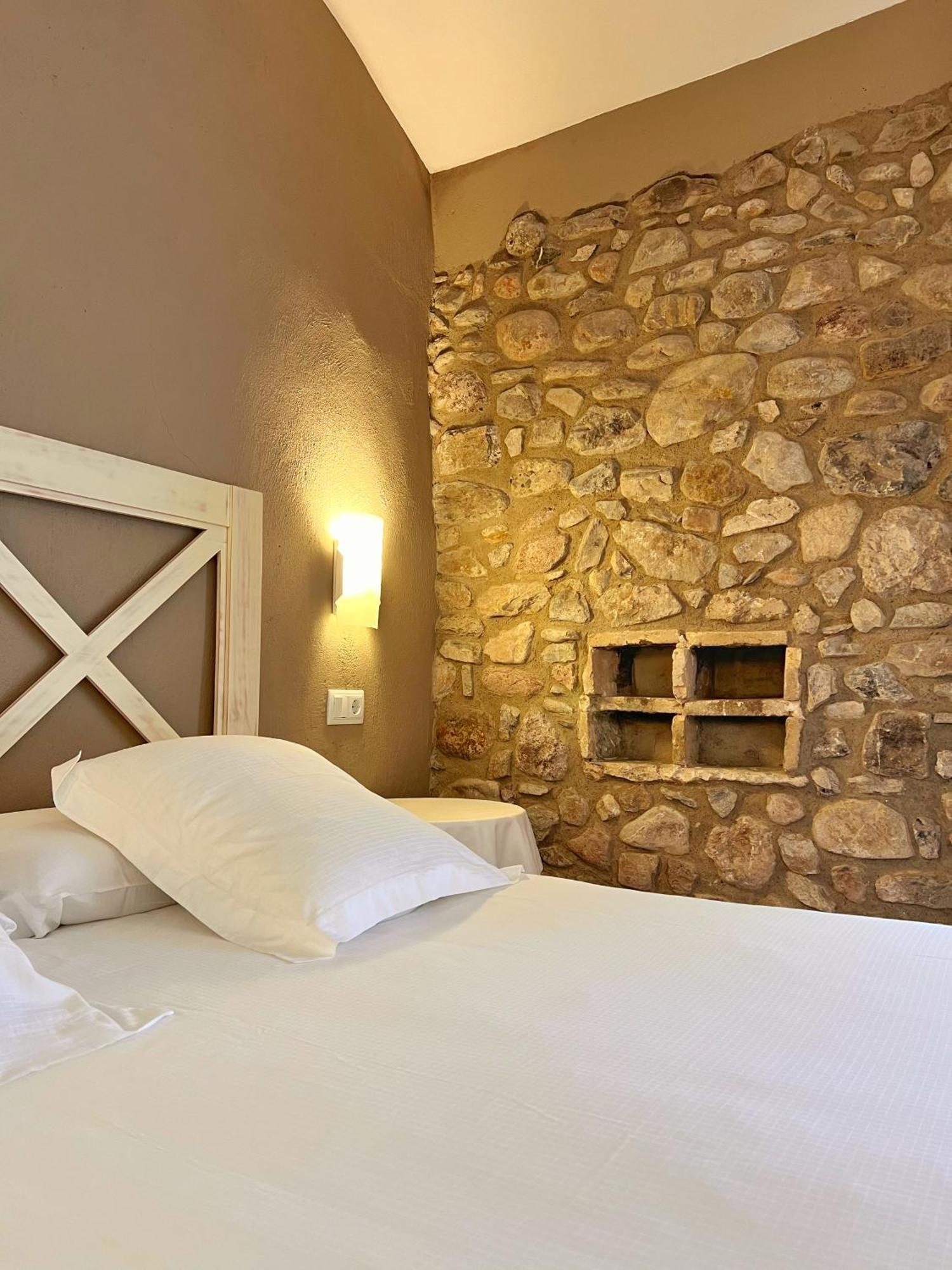 El Castell De La Pobla De Lillet (Adults Only) Villa Kültér fotó