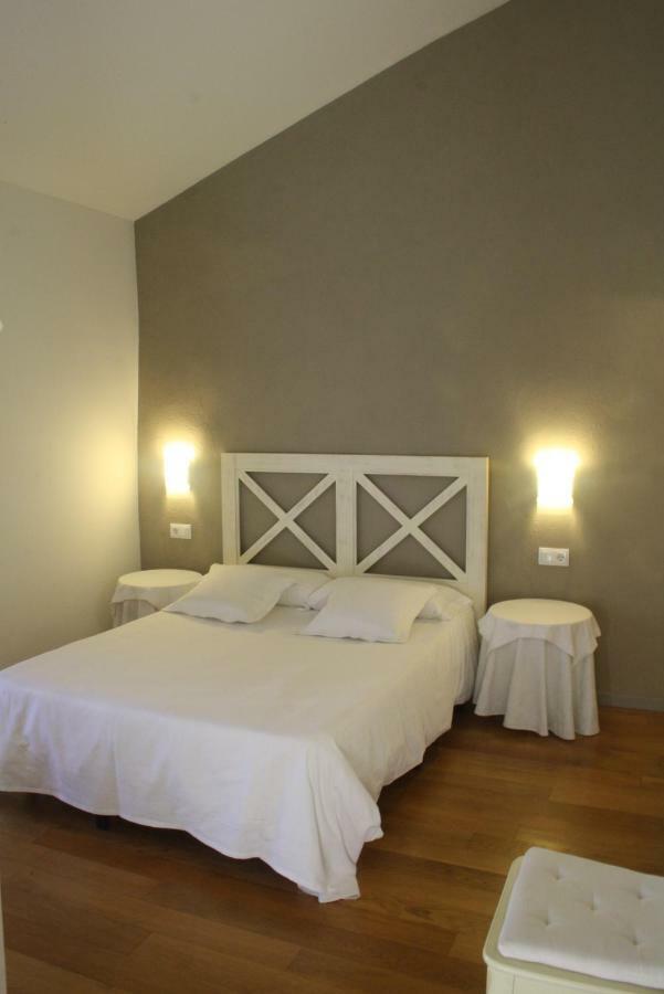 El Castell De La Pobla De Lillet (Adults Only) Villa Kültér fotó