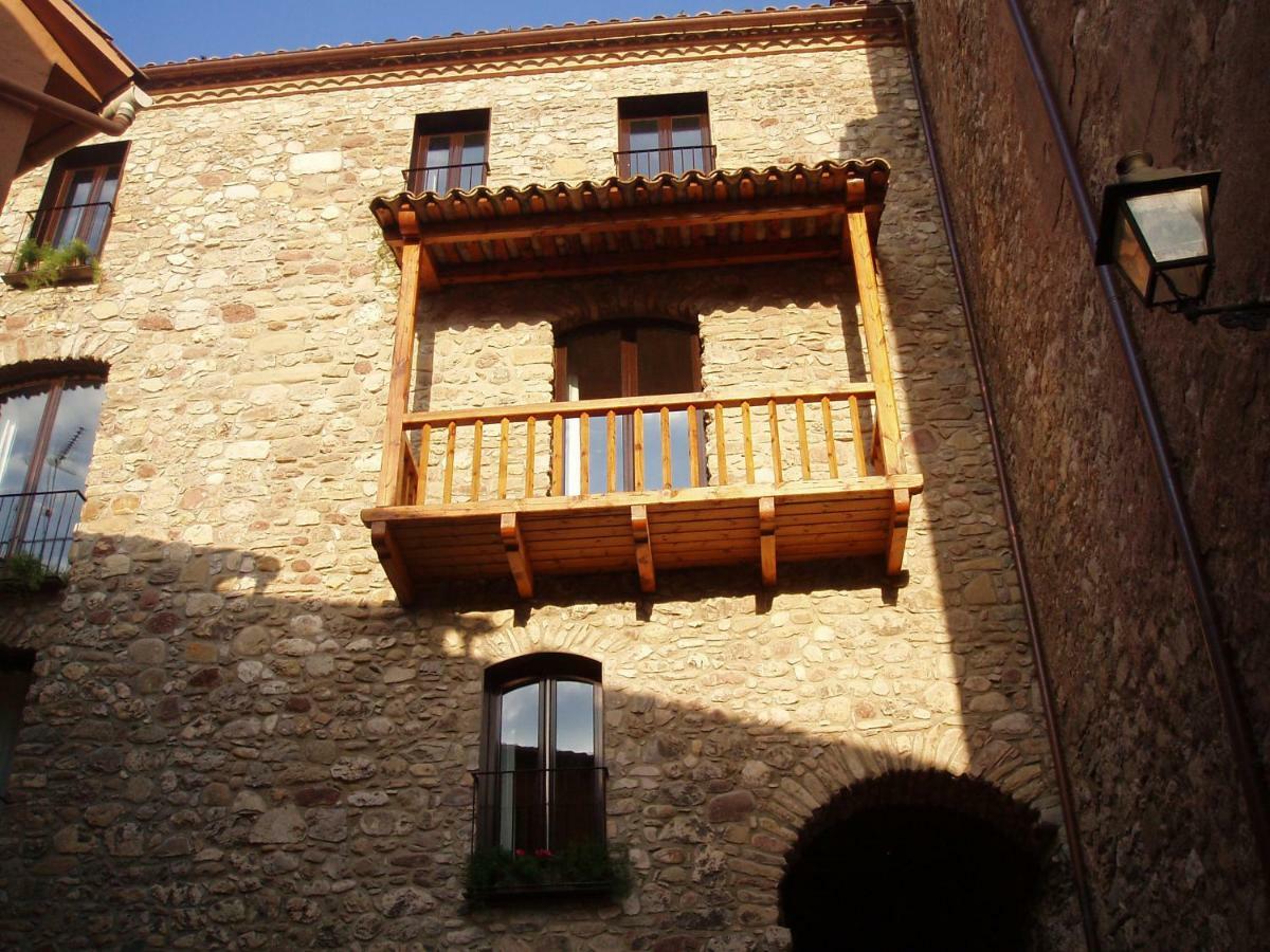 El Castell De La Pobla De Lillet (Adults Only) Villa Kültér fotó