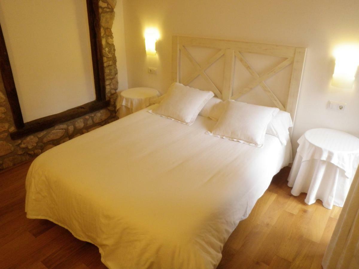 El Castell De La Pobla De Lillet (Adults Only) Villa Kültér fotó