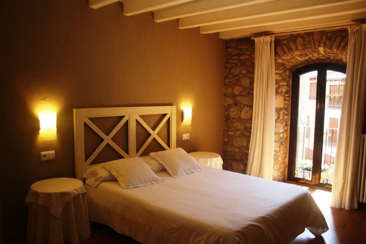 El Castell De La Pobla De Lillet (Adults Only) Villa Kültér fotó